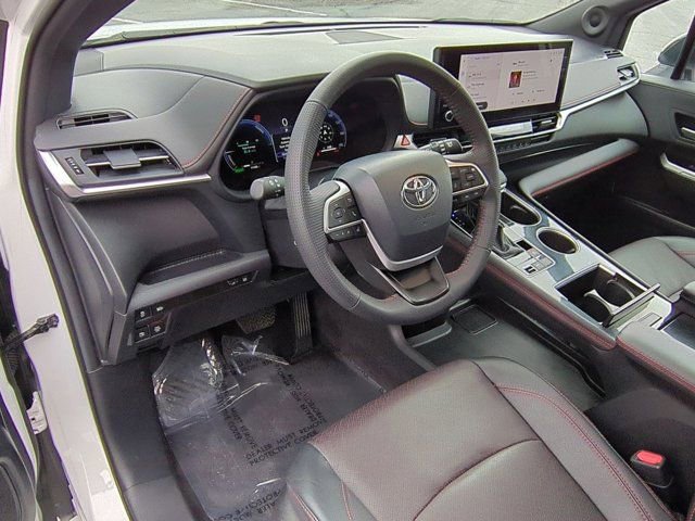 Certified 2025 Toyota Sienna XSE w/ XSE Premium Package AWD/4WD image 9