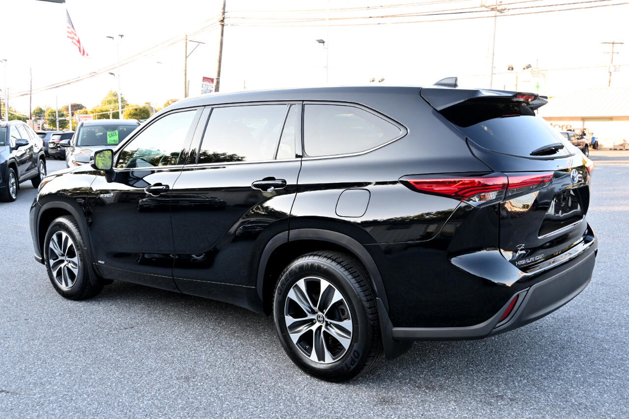 Used 2021 Toyota Highlander XLE image 9
