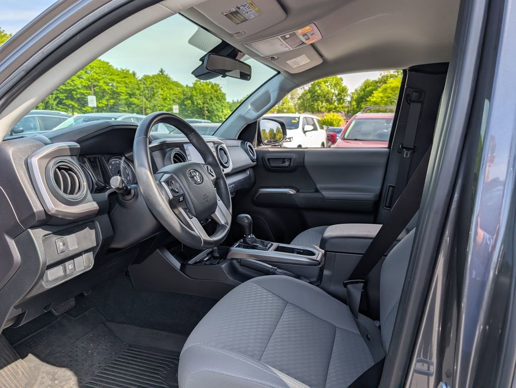 Used 2022 Toyota Tacoma SR5 w/ SR5 Appearance Package (SM) AWD/4WD image 8