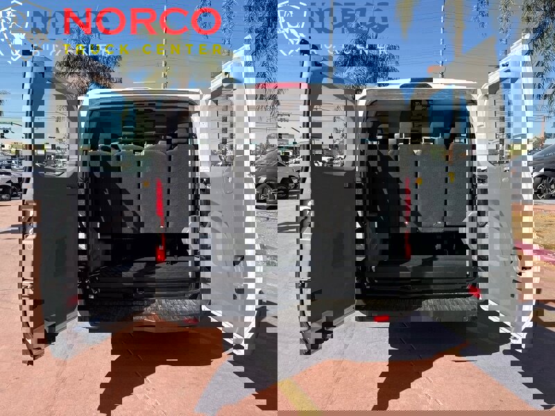 Used 2017 Ford Transit 350 XLT RWD image 8