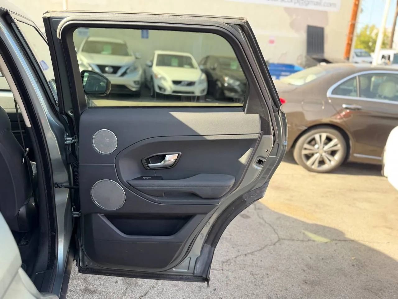 Used 2015 Land Rover Range Rover Evoque Pure image 28