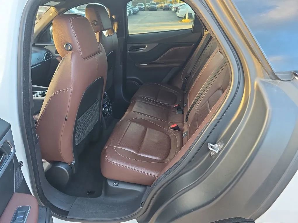 Used 2017 Jaguar F-PACE S image 4