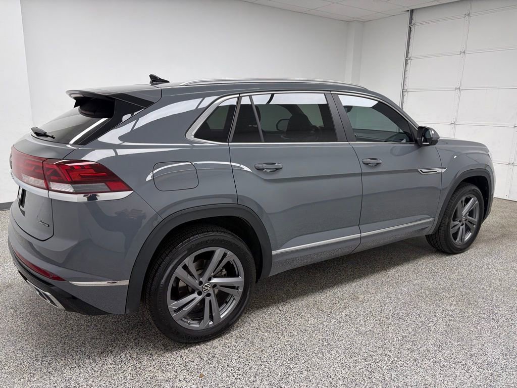 Used 2024 Volkswagen Atlas Cross Sport SEL R-Line AWD/4WD image 7