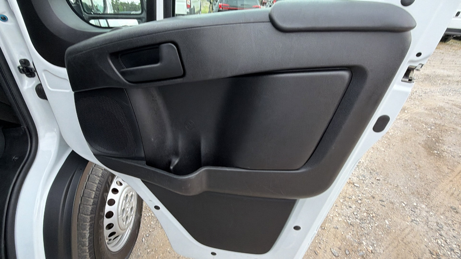 Used 2024 RAM ProMaster 2500 w/ Convenience Group FWD image 19