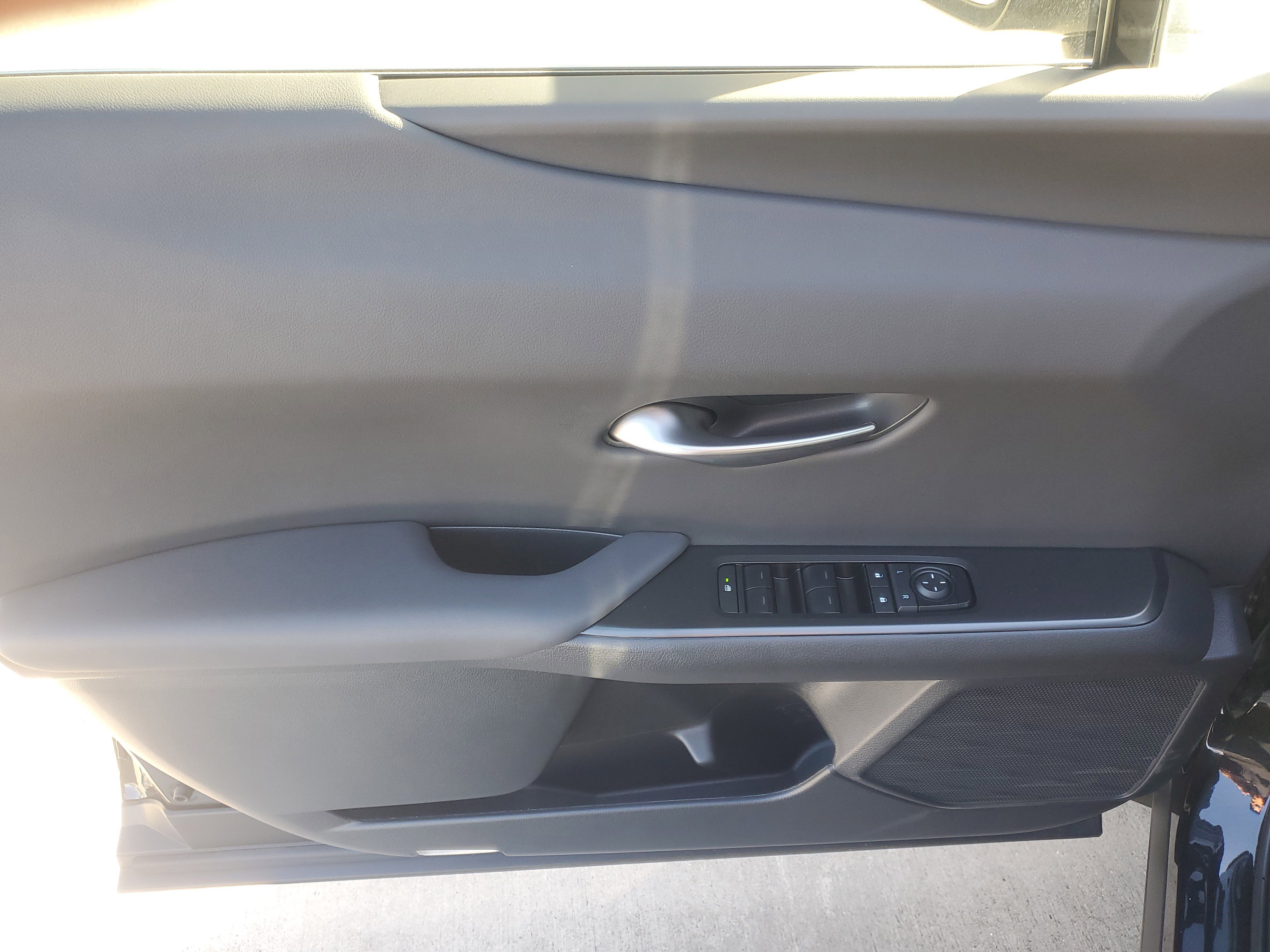 Used 2025 Lexus UX 300h FWD w/ Accessory Package (Z1) image 24