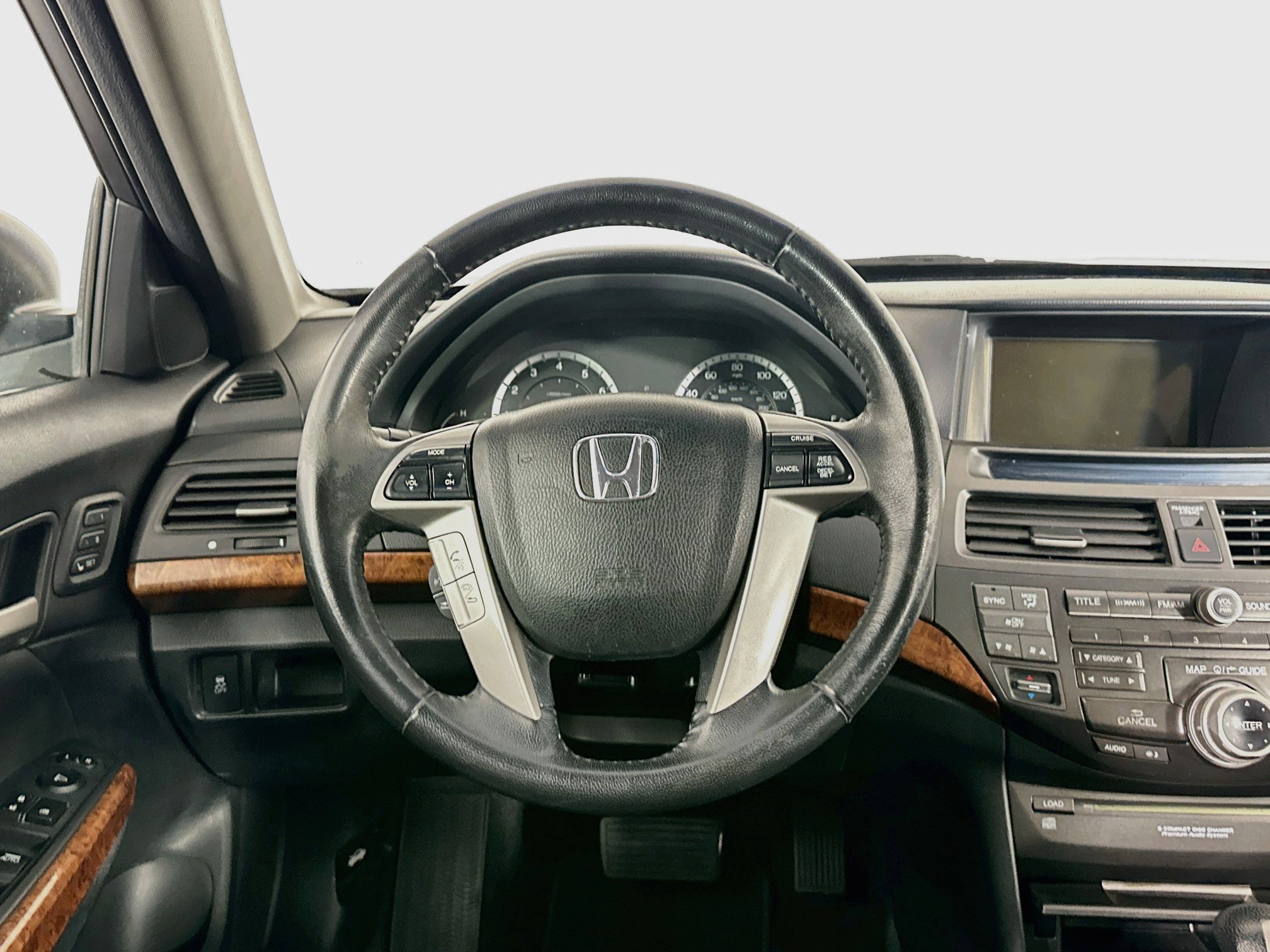 Used 2011 Honda Accord EX-L image 17