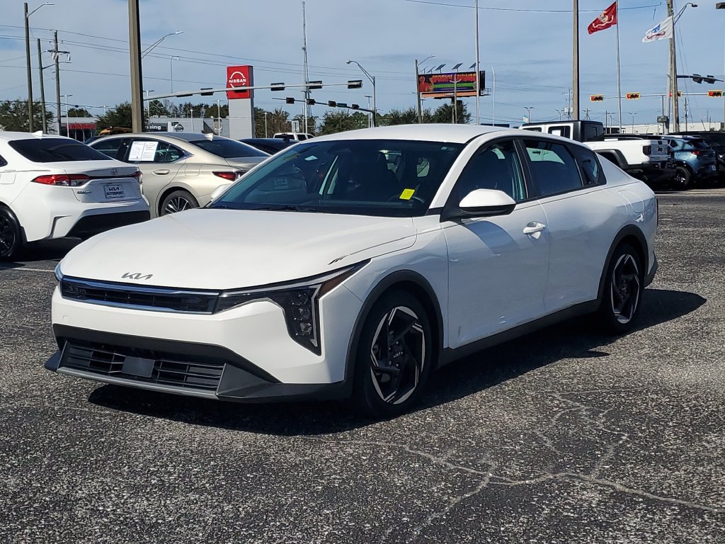Used 2025 Kia K4 EX FWD image 2