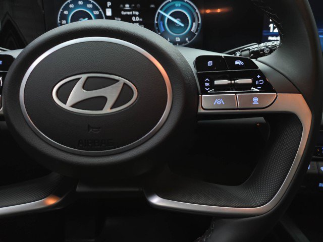 Used 2024 Hyundai Elantra Limited FWD image 20