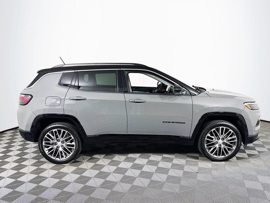 Used 2022 Jeep Compass Limited w/ Elite Group AWD/4WD image 8