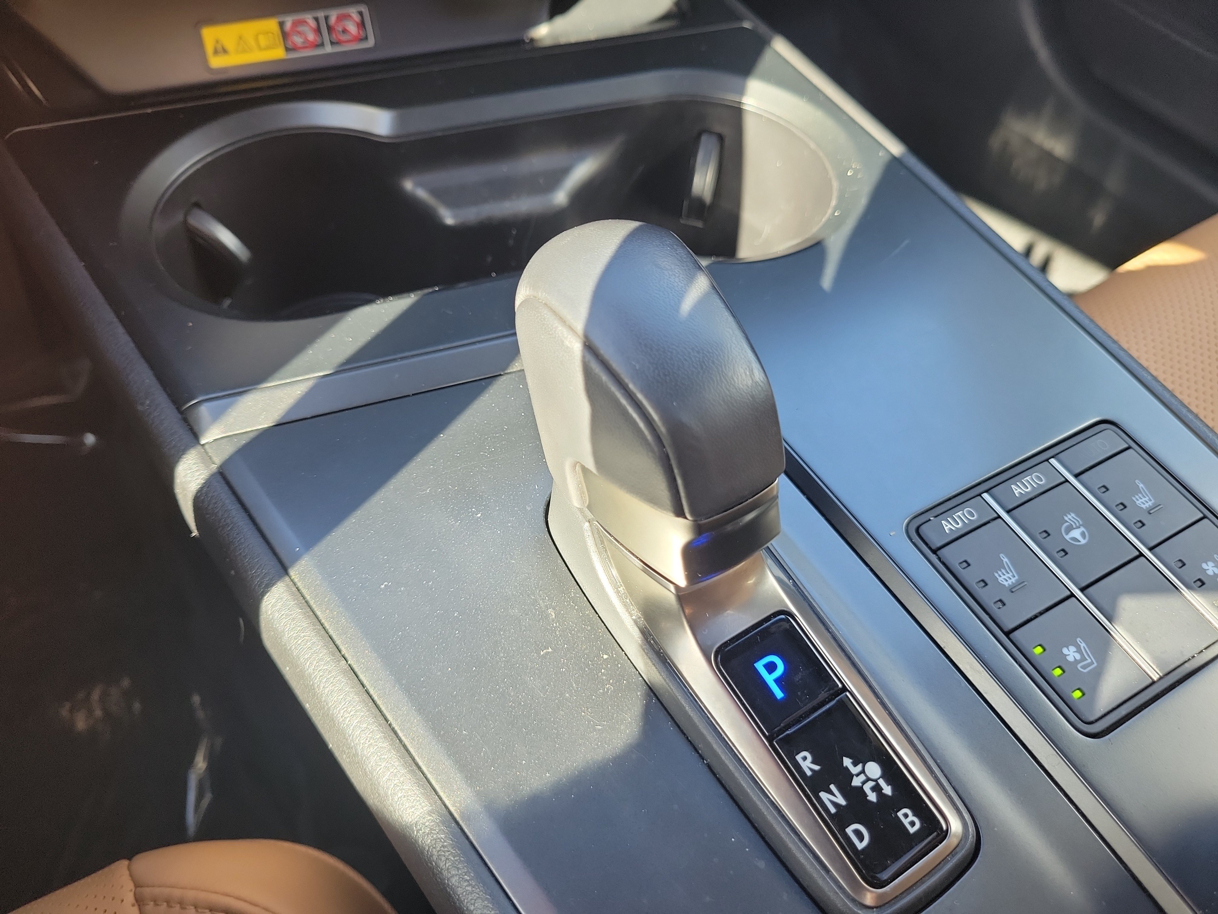 Used 2025 Lexus UX 300h FWD w/ Accessory Package (Z1) image 28