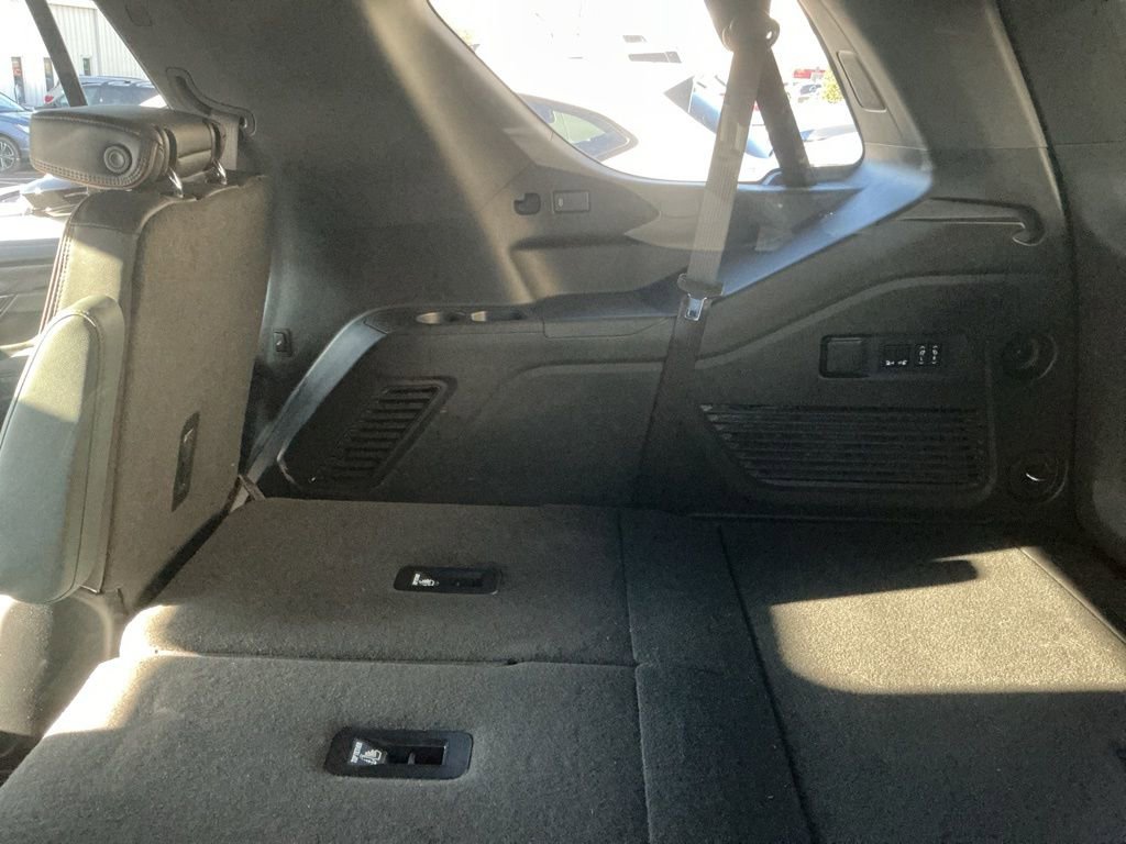 Used 2025 GMC Yukon AT4 w/ AT4 Premium Package image 8