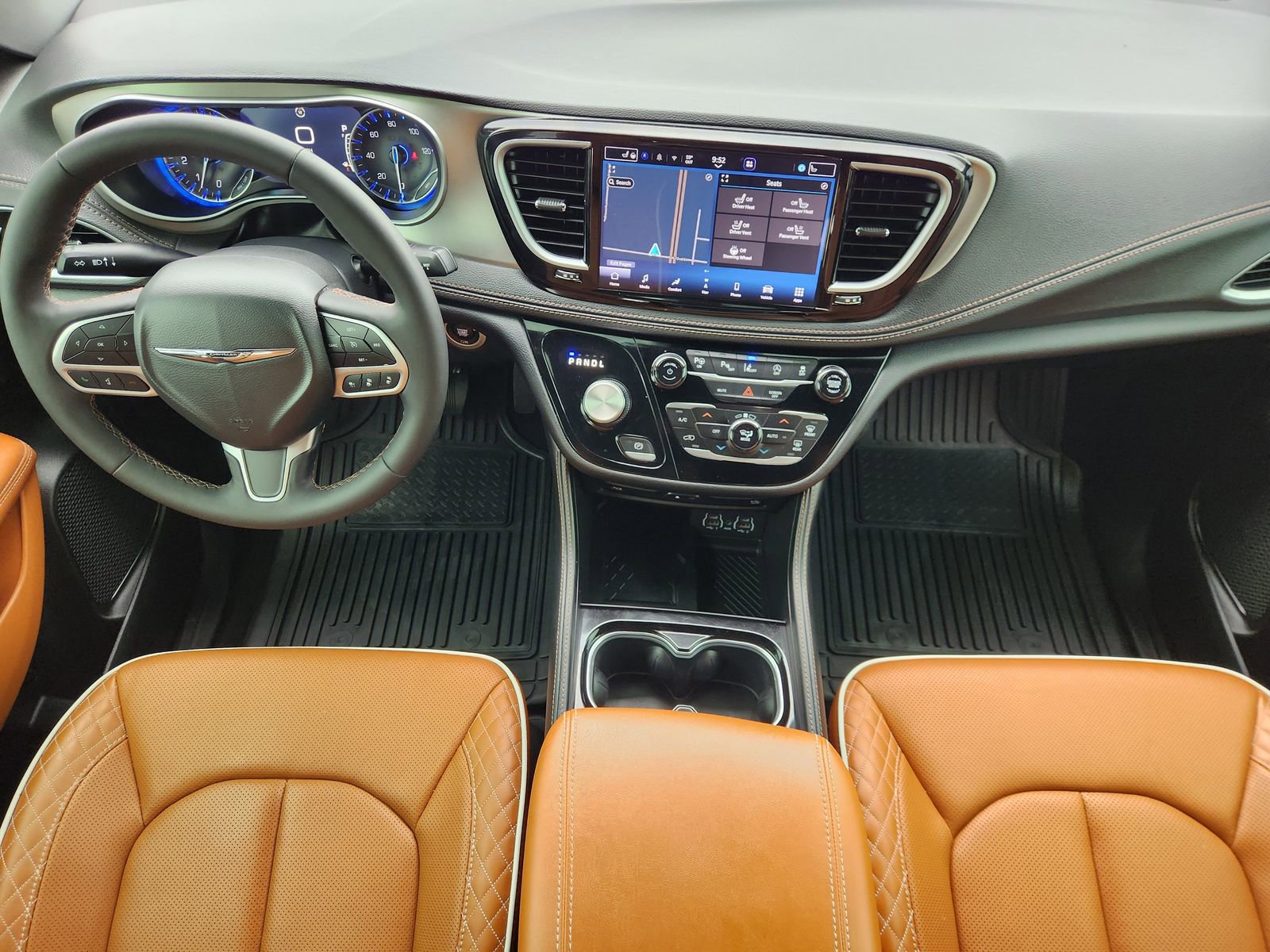 Used 2025 Chrysler Pacifica Pinnacle FWD image 30