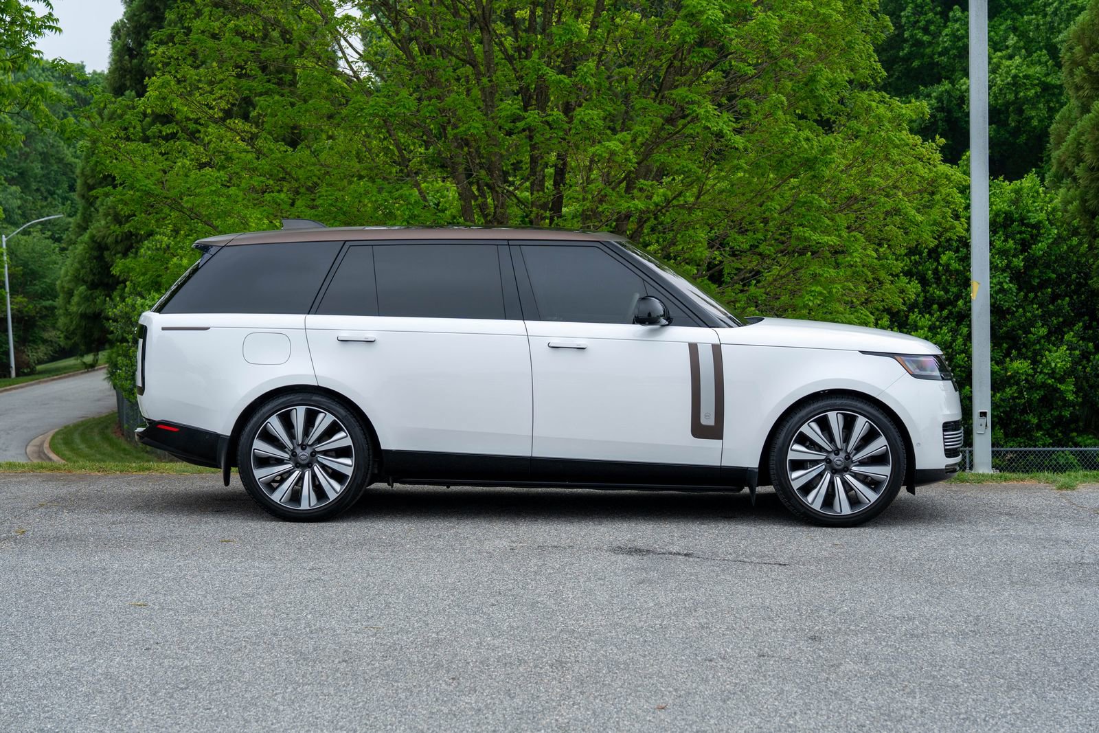Used 2023 Land Rover Range Rover SV AWD/4WD image 8