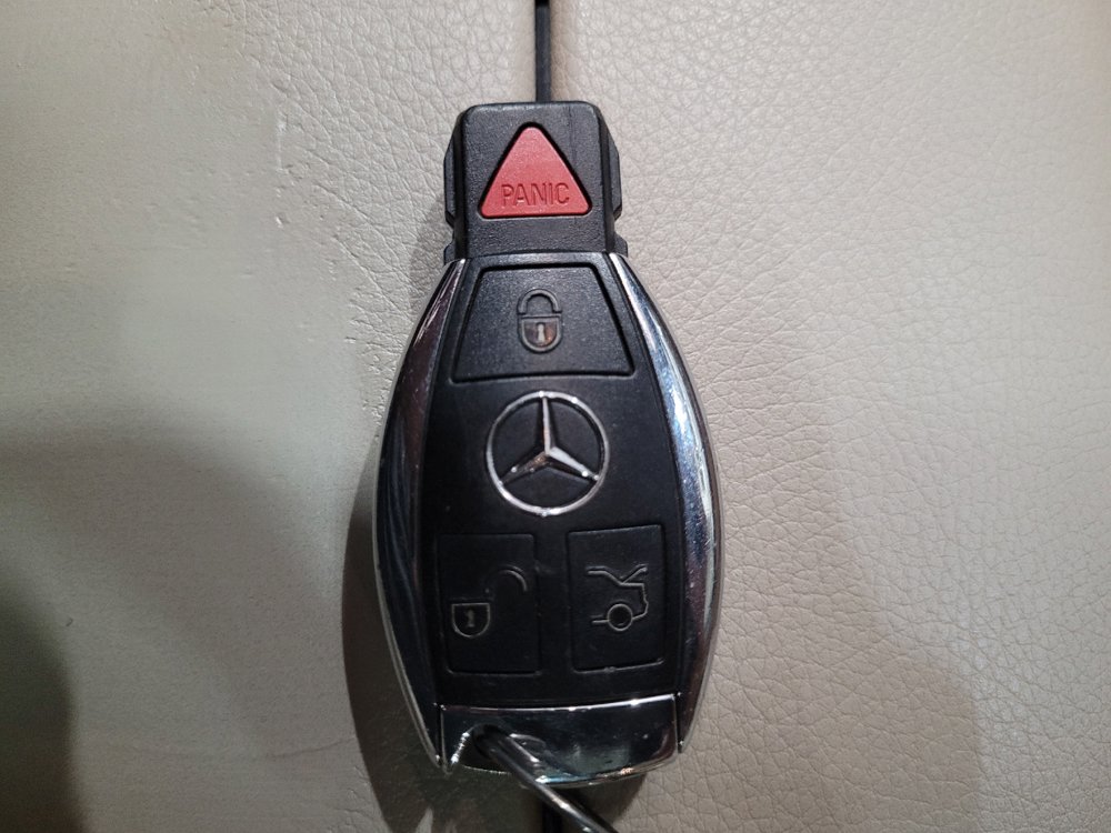 Used 2018 Mercedes-Benz GLC 300 4MATIC image 32