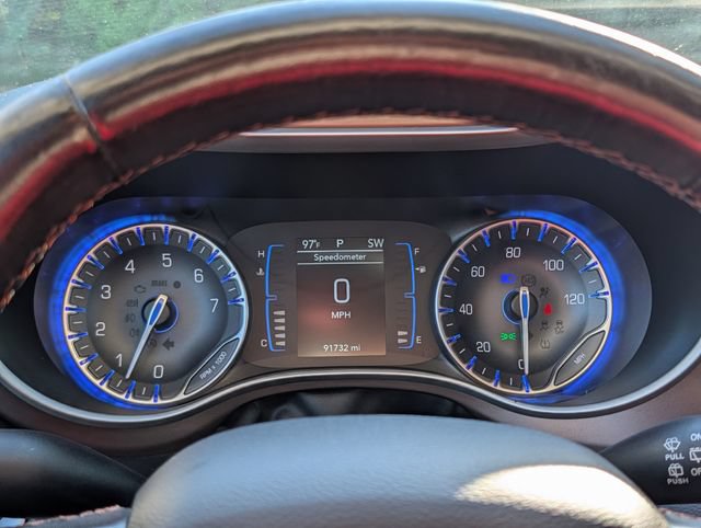Used 2019 Chrysler Pacifica Touring Plus w/ Tire & Wheel Group FWD image 22
