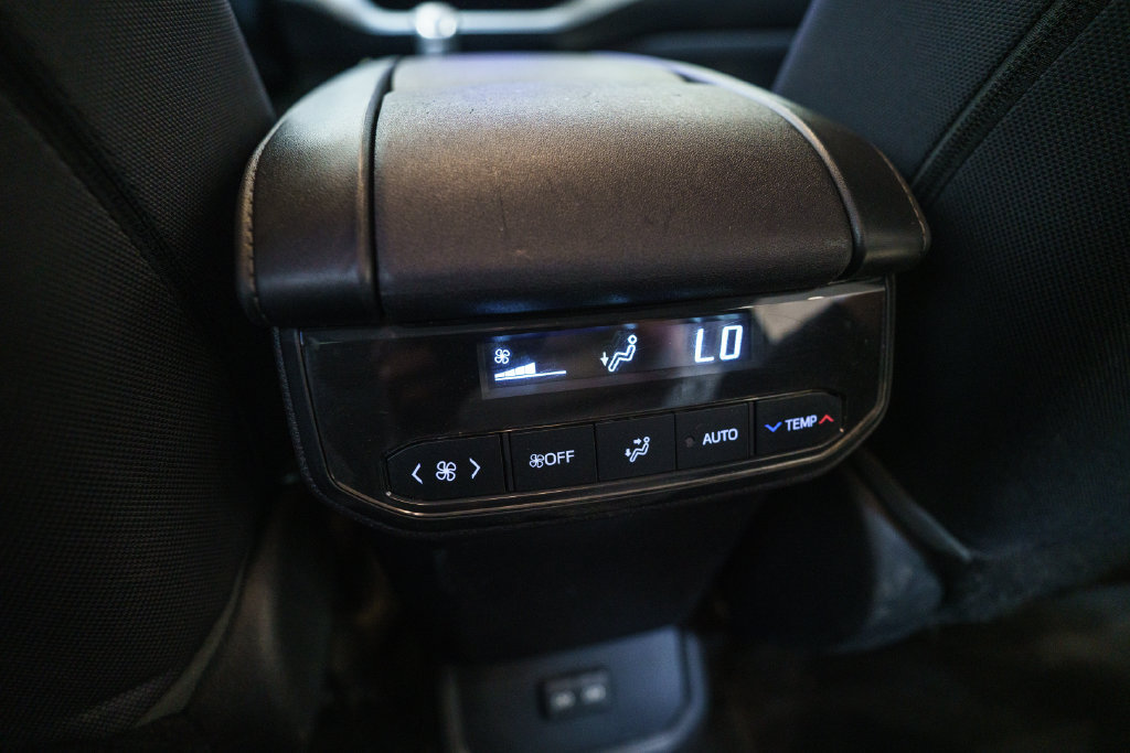 Used 2023 Toyota Highlander LE FWD image 30