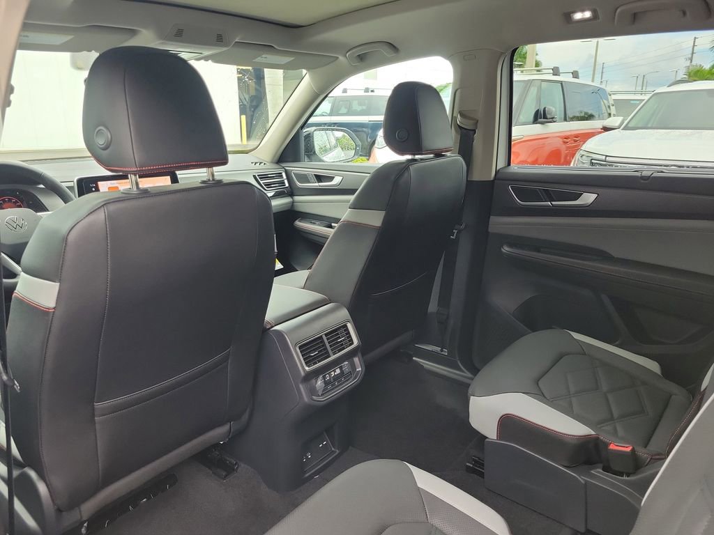 New 2026 Volkswagen Atlas Peak Edition image 13
