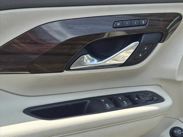 Used 2021 GMC Terrain Denali w/ Denali Premium Package FWD image 12