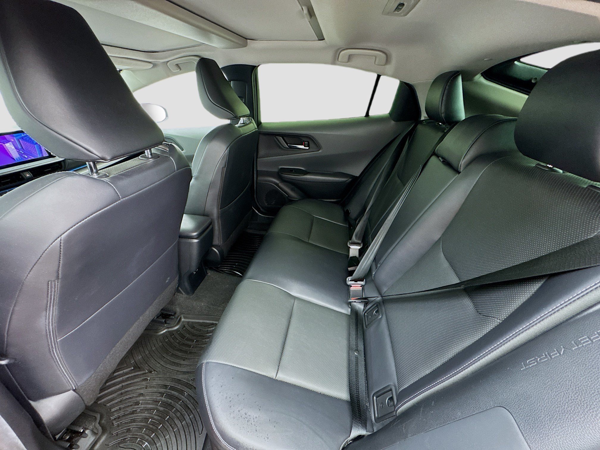Used 2023 Toyota Prius Limited FWD image 16