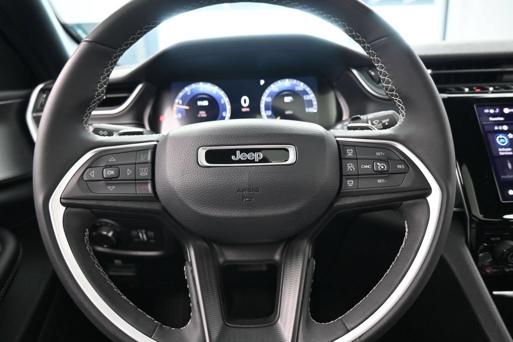 Used 2024 Jeep Grand Cherokee Altitude RWD image 25