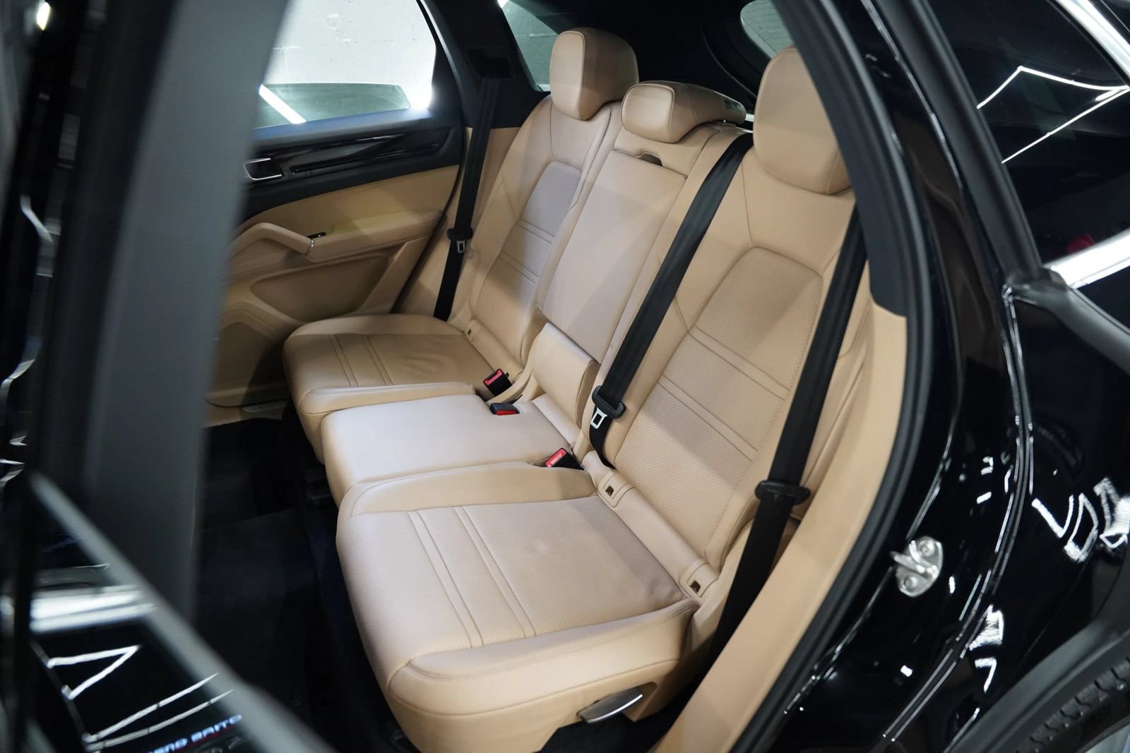 Used 2019 Porsche Cayenne AWD/4WD image 15