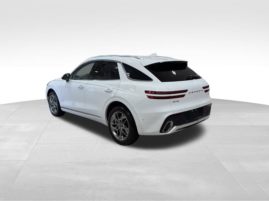 Used 2022 Genesis GV70 2.5T w/ Advanced Package image 3