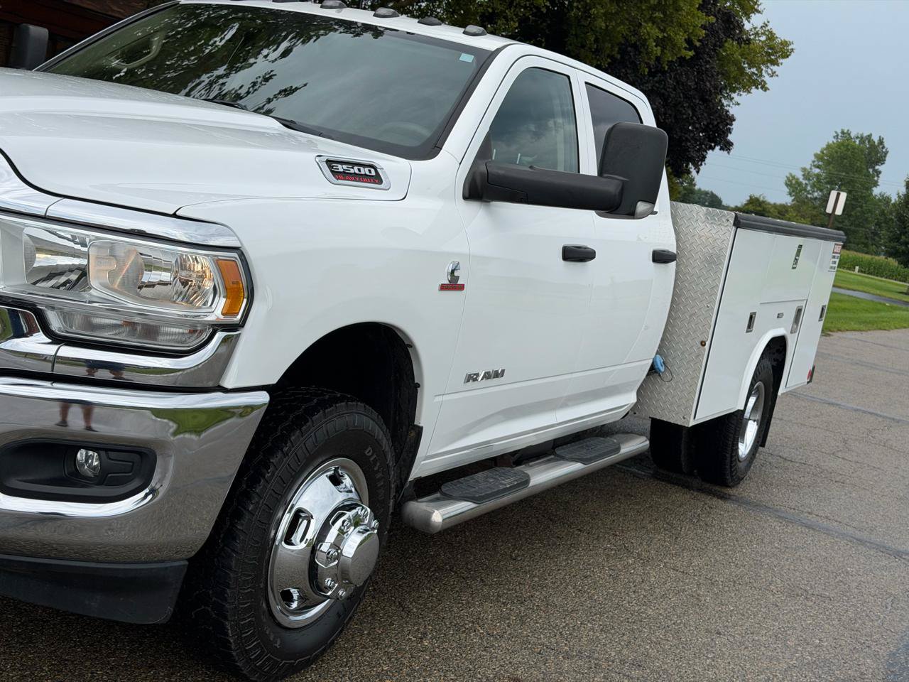 Used 2019 RAM 3500 Tradesman w/ Chrome Appearance Group AWD/4WD image 11