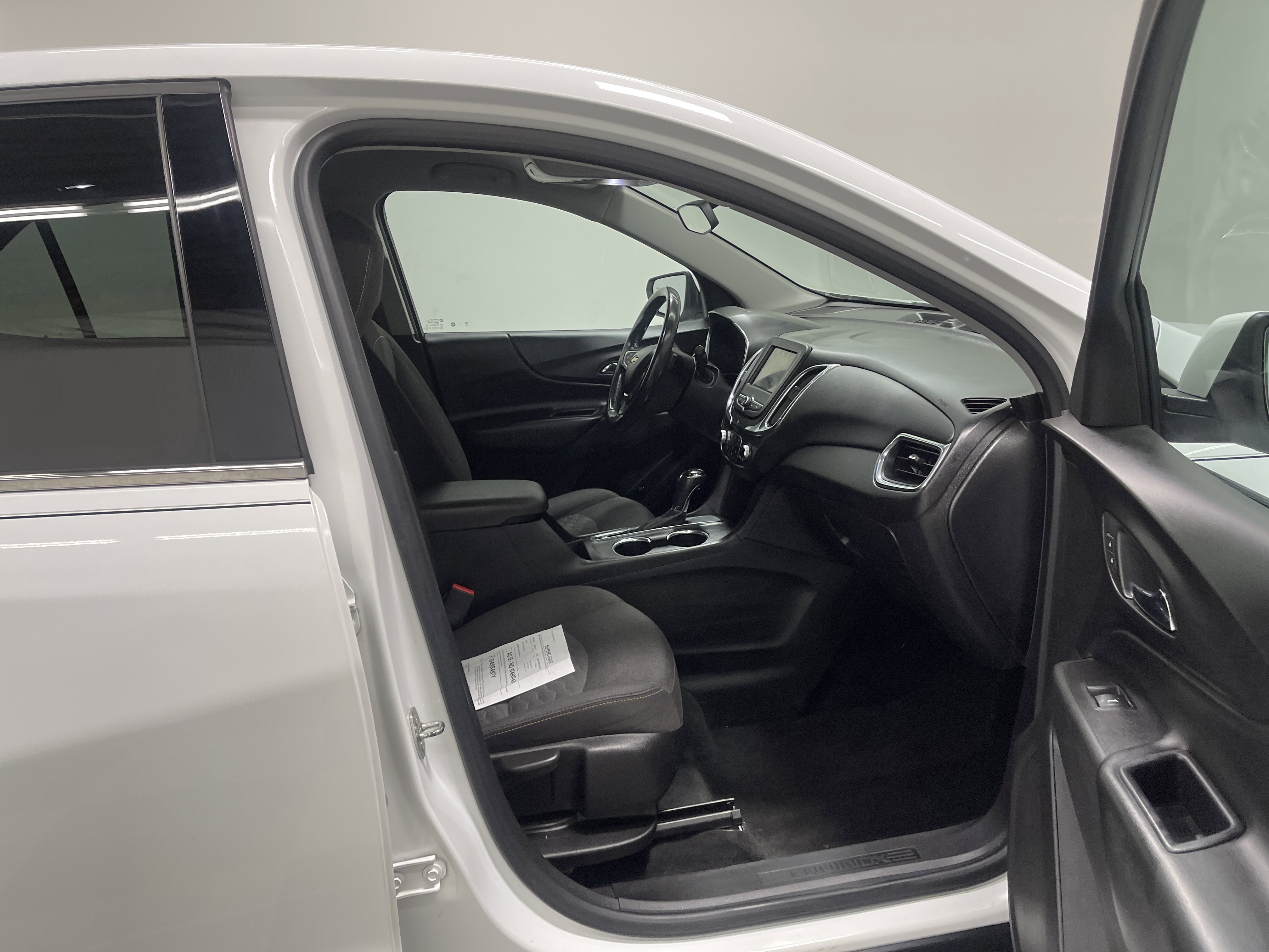 Used 2019 Chevrolet Equinox LT FWD image 26