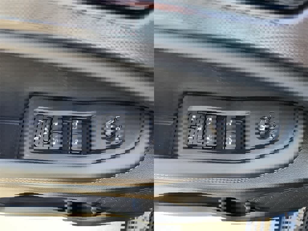 New 2025 Jeep Grand Cherokee L Laredo image 13