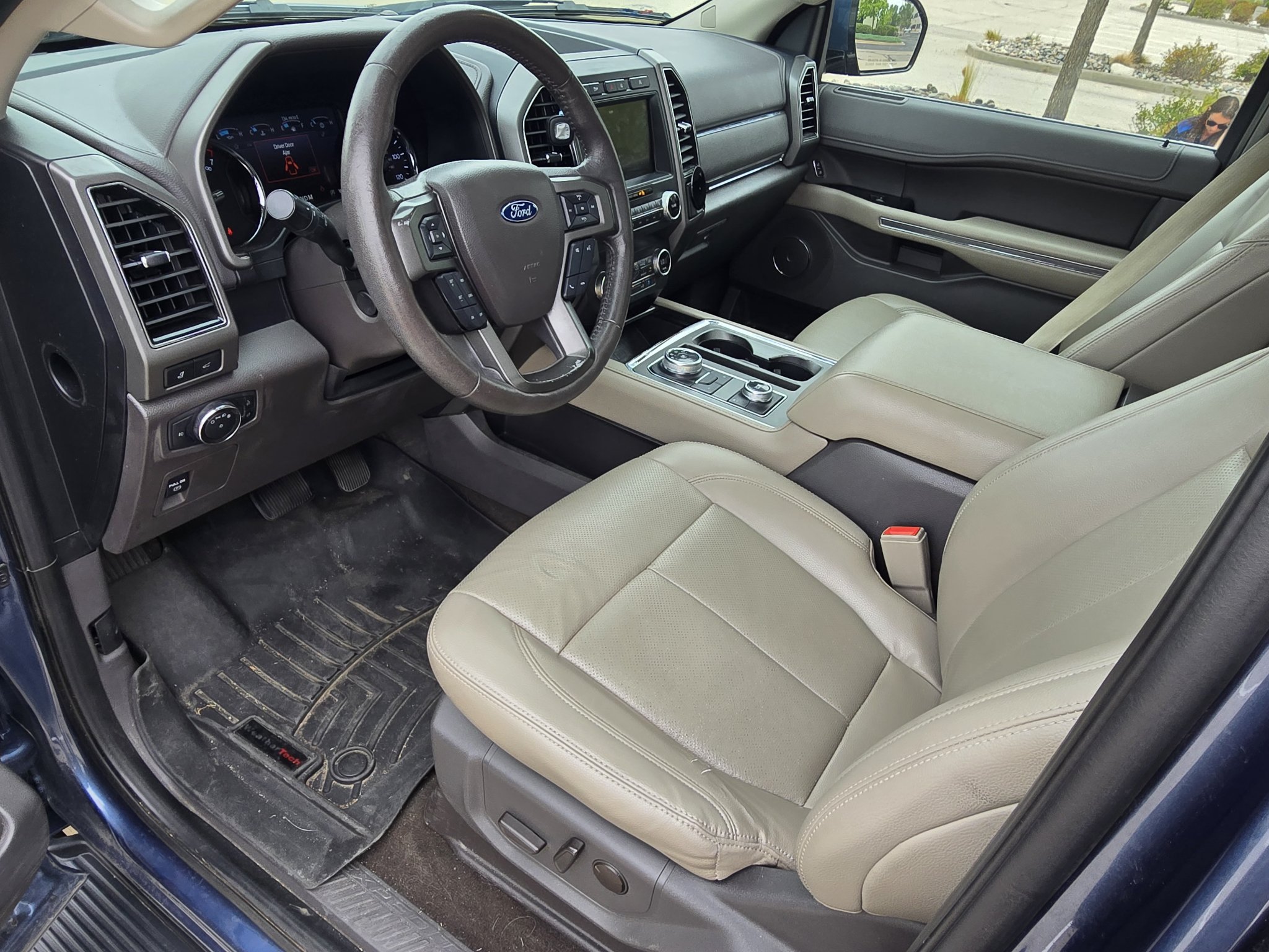 Used 2020 Ford Expedition Max XLT w/ Equipment Group 202A AWD/4WD image 27