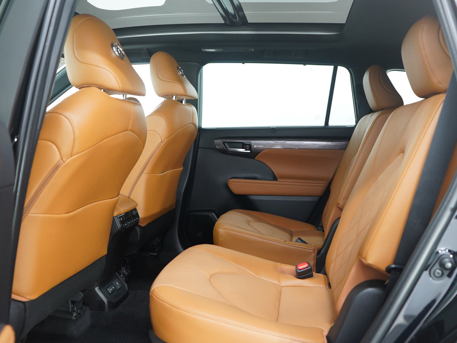 Used 2023 Toyota Highlander Platinum image 19