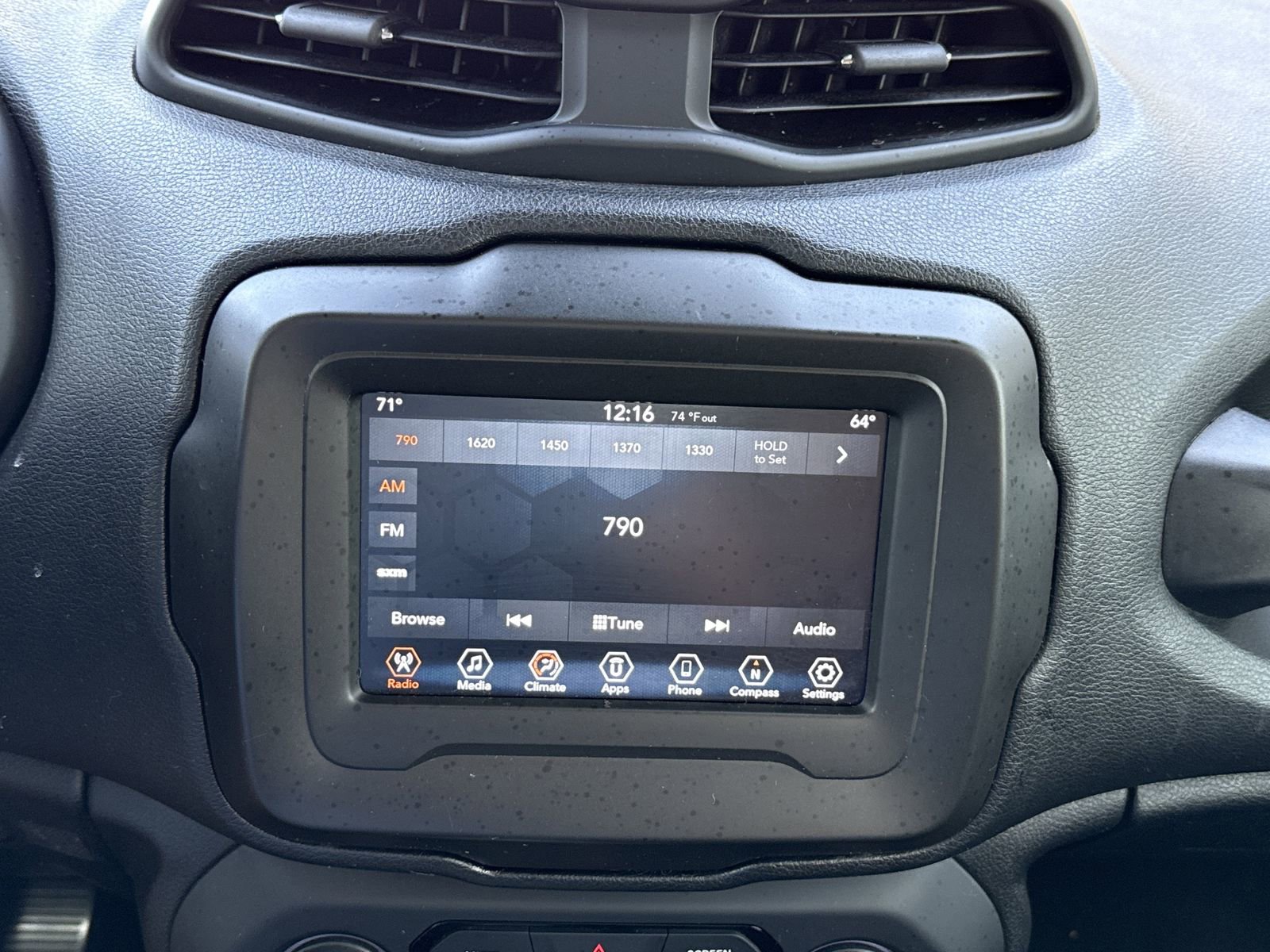 Used 2020 Jeep Renegade Latitude image 20