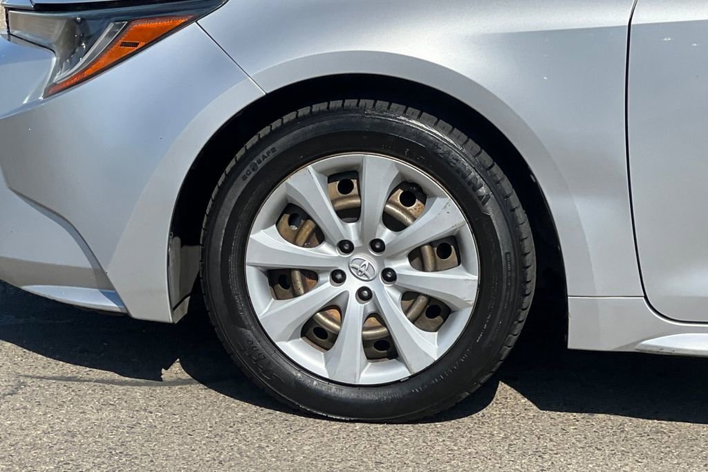Used 2020 Toyota Corolla LE FWD image 25