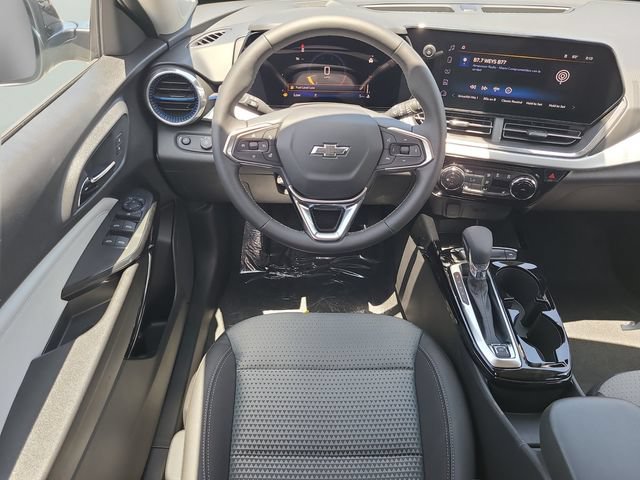 New 2026 Chevrolet Trax LT w/ Midnight Edition FWD image 13