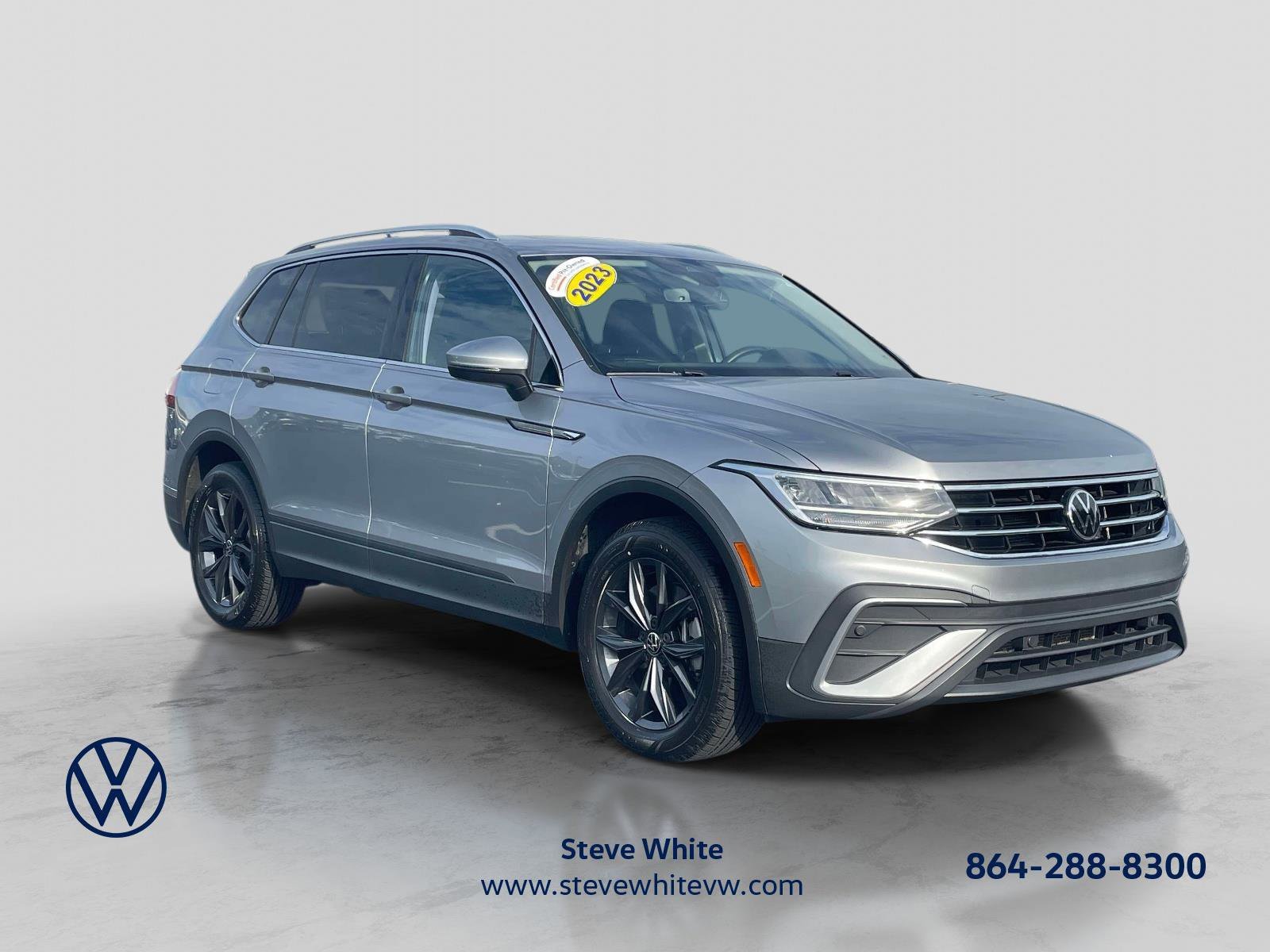 Certified 2023 Volkswagen Tiguan SE w/ Panoramic Sunroof Package FWD image 1