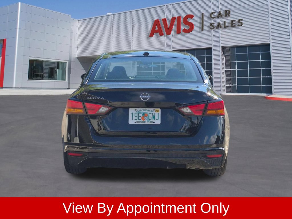 Used 2025 Nissan Altima 2.5 SV FWD image 7