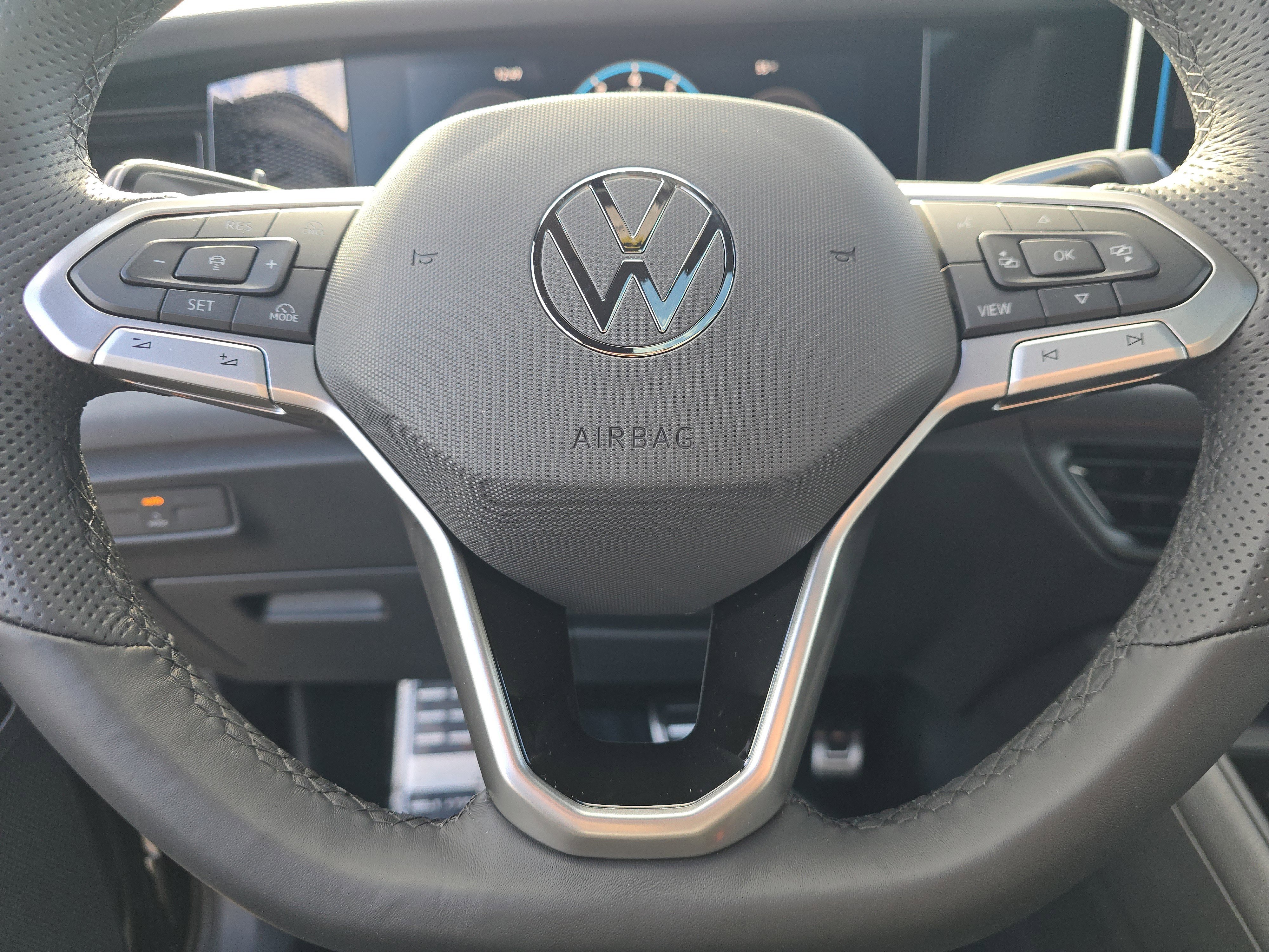 New 2026 Volkswagen Tiguan SE R-Line image 21