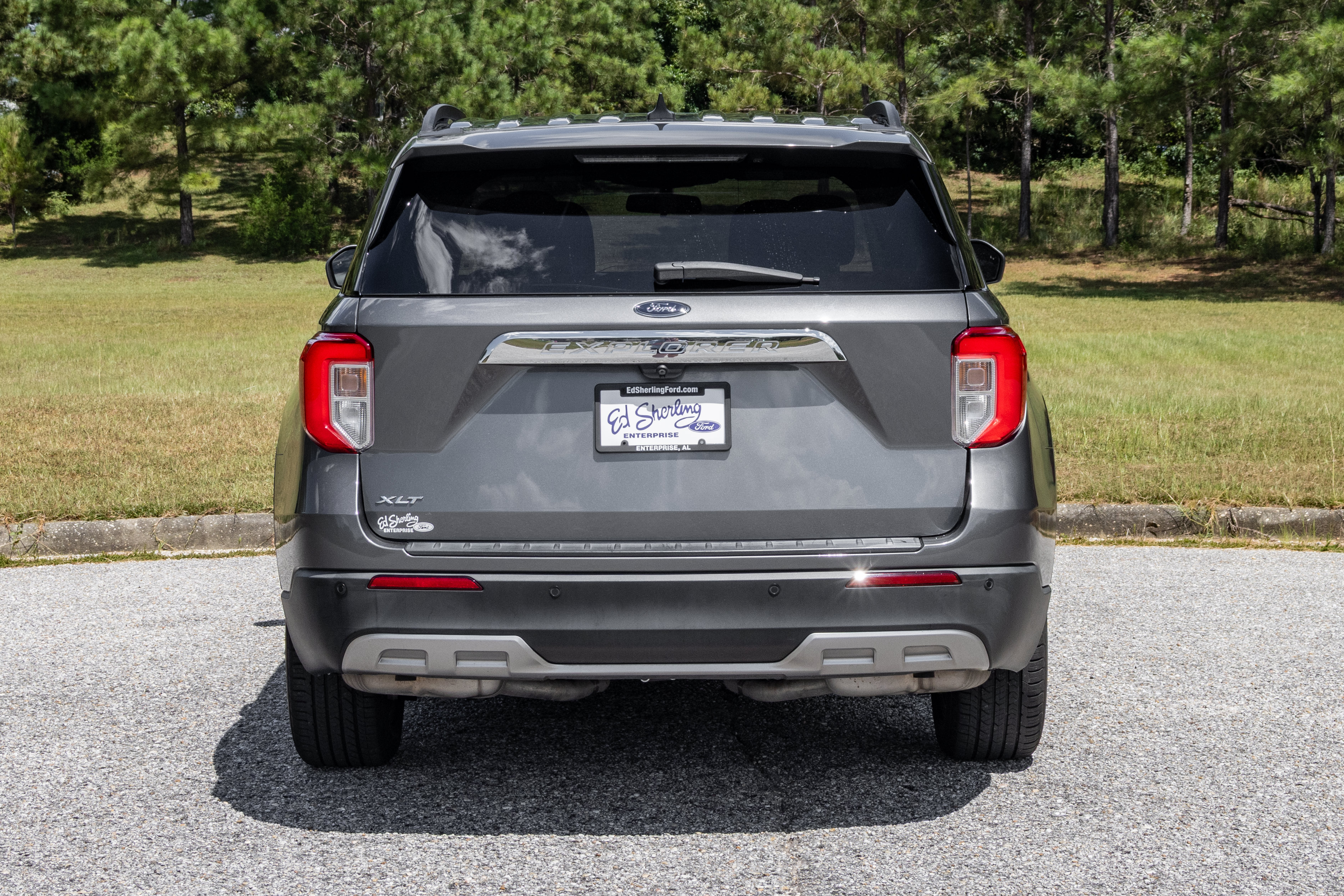 Used 2022 Ford Explorer XLT w/ Equipment Group 202A RWD image 5