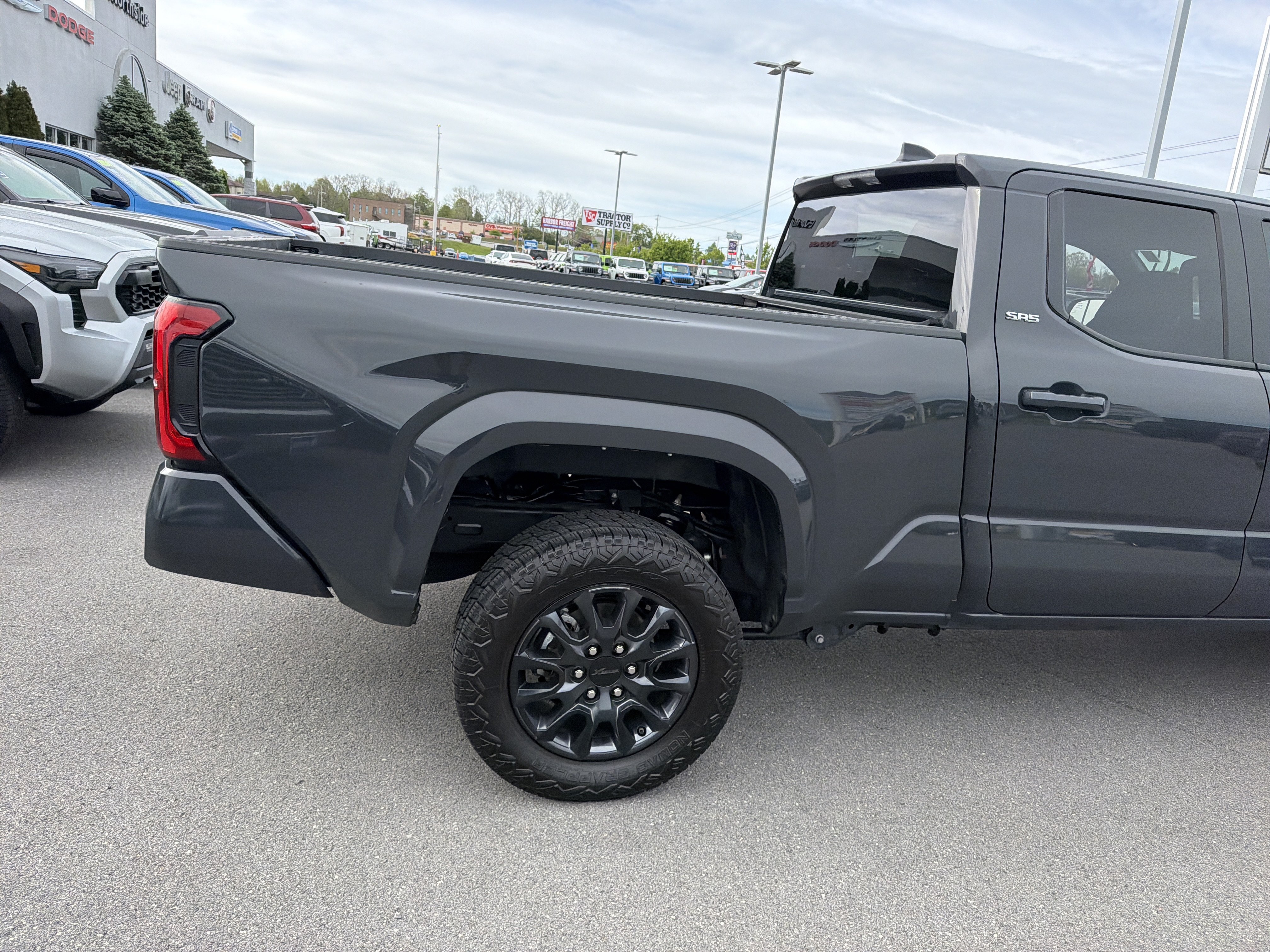 Used 2024 Toyota Tacoma SR5 AWD/4WD image 6