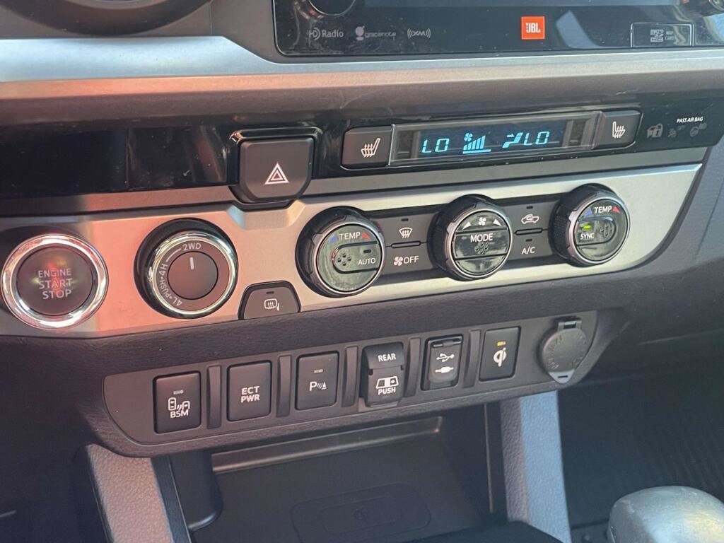Used 2018 Toyota Tacoma Limited AWD/4WD image 25
