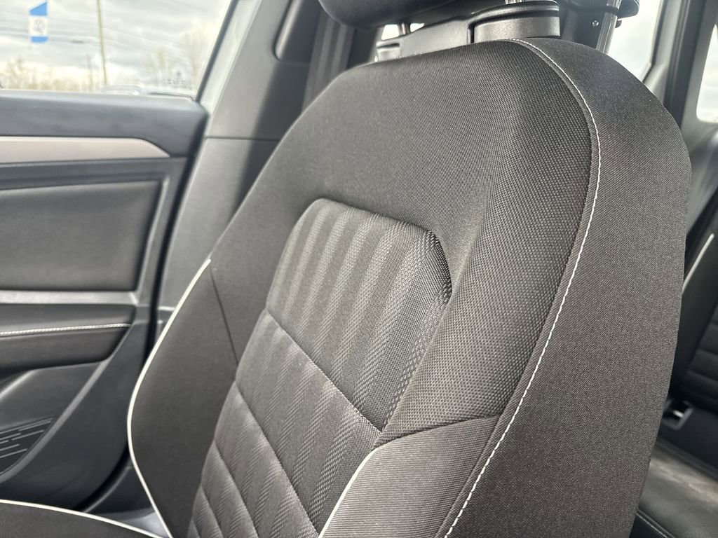 Used 2024 Volkswagen Jetta Sport image 35