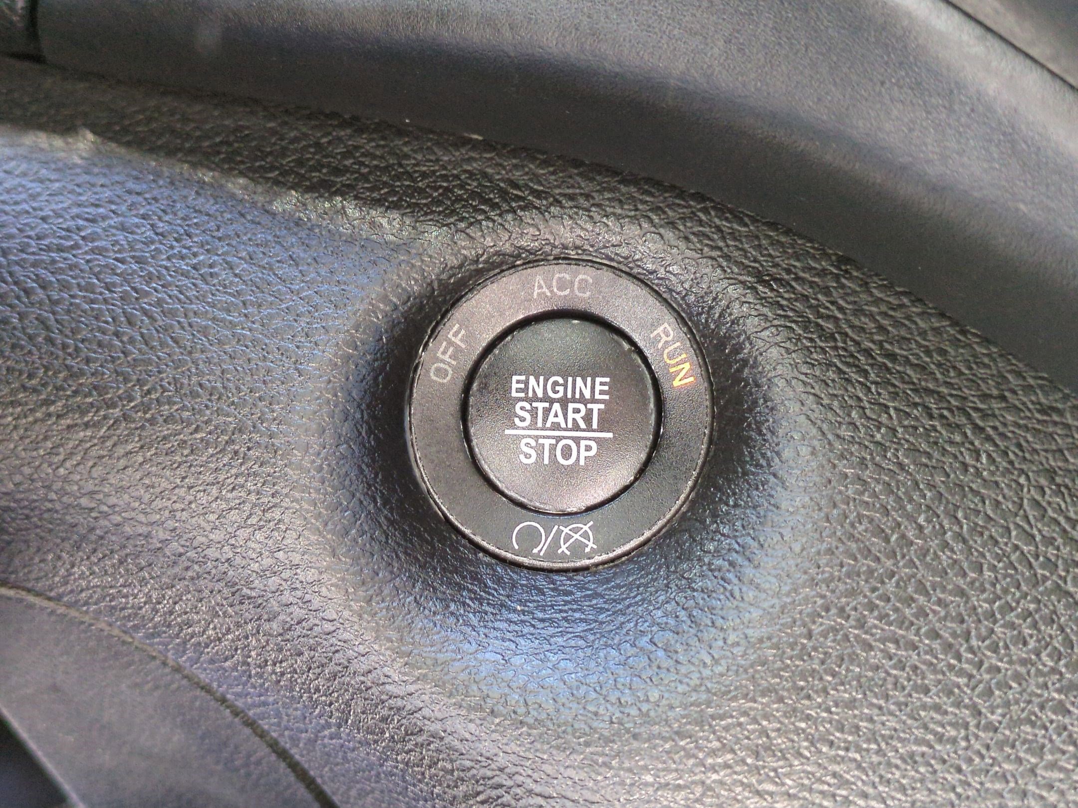 Used 2019 Jeep Cherokee Overland w/ Technology Group image 19