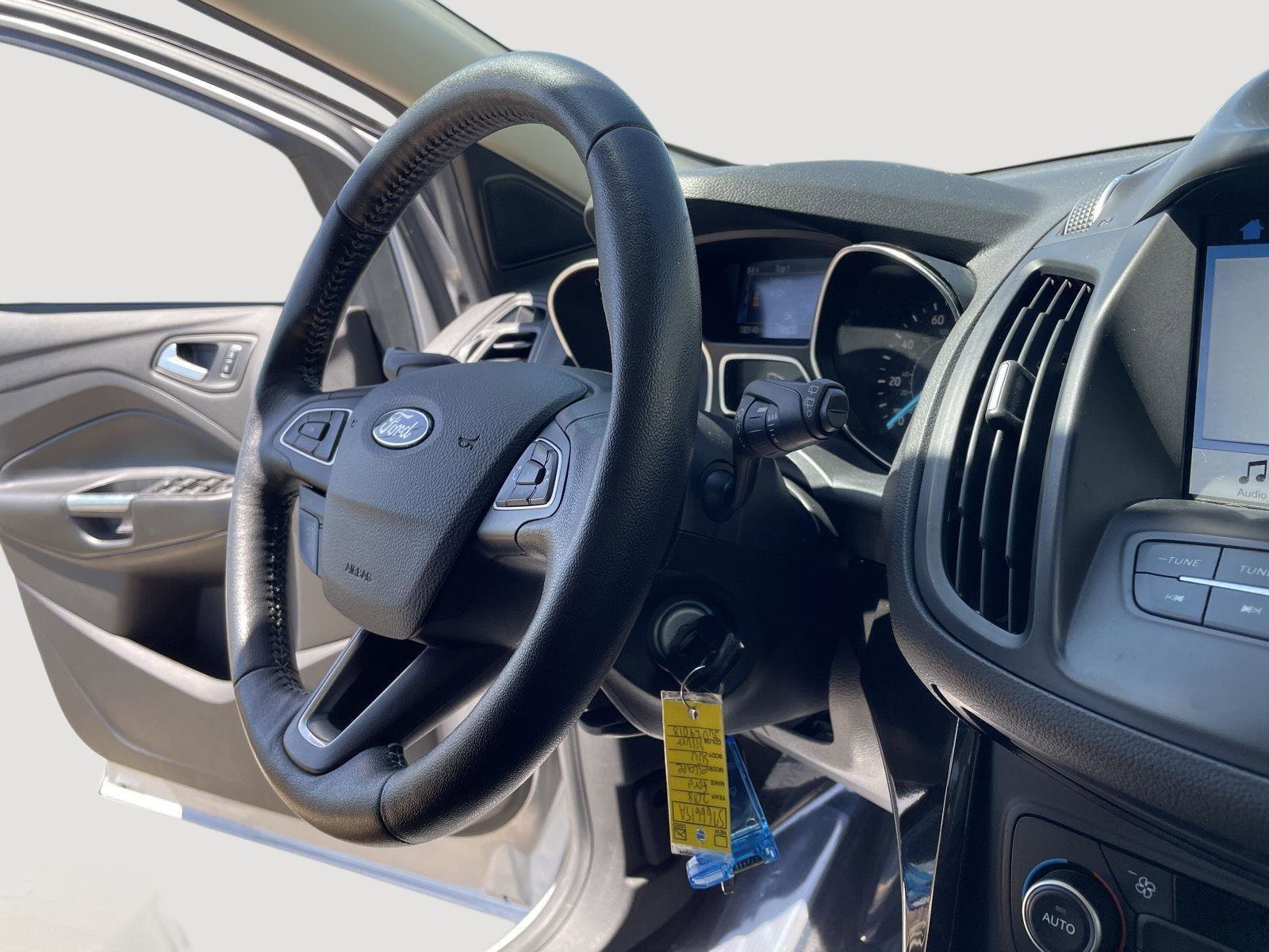 Used 2018 Ford Escape SE w/ SE Sport Appearance Package FWD image 27