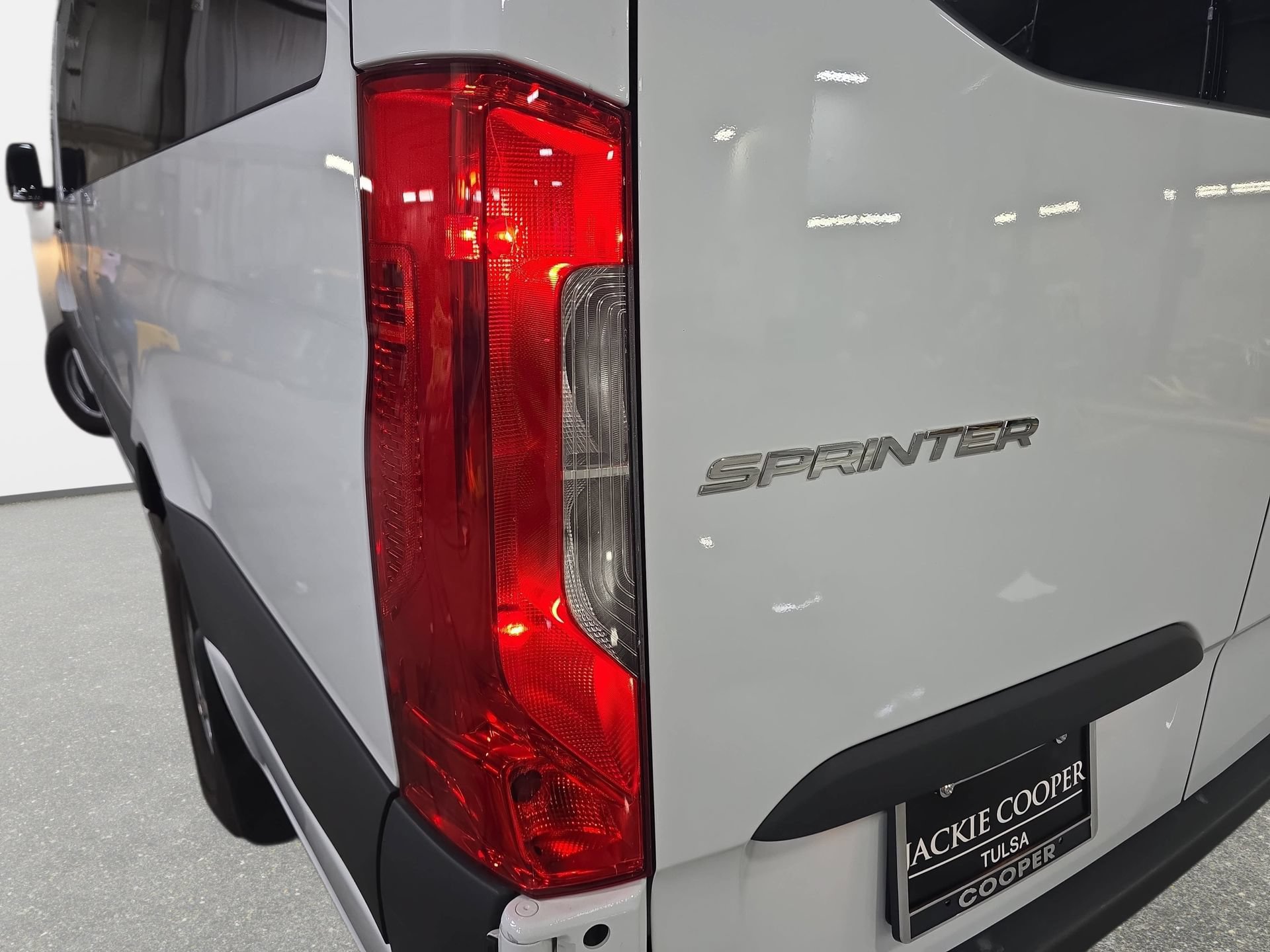 Used 2025 Mercedes-Benz Sprinter 2500 image 31