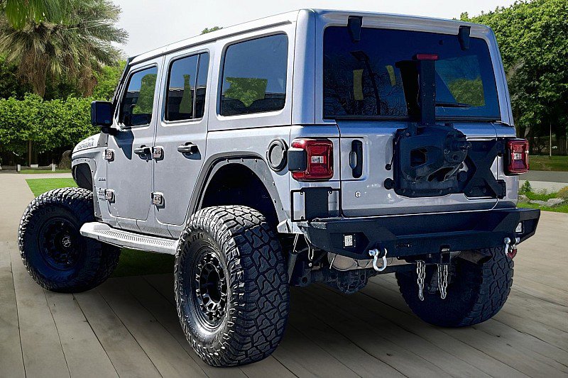 Used 2020 Jeep Wrangler Unlimited Sahara image 12