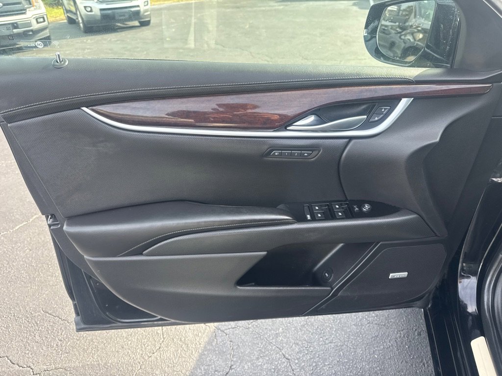 Used 2017 Cadillac XTS Luxury image 12