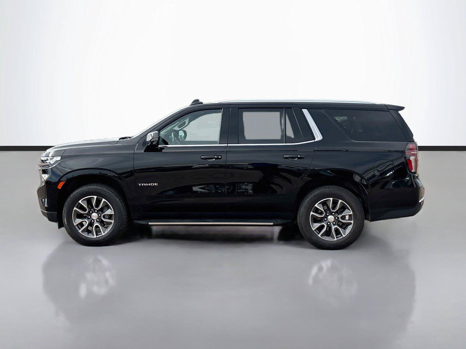 Used 2024 Chevrolet Tahoe LT w/ Luxury Package AWD/4WD image 8
