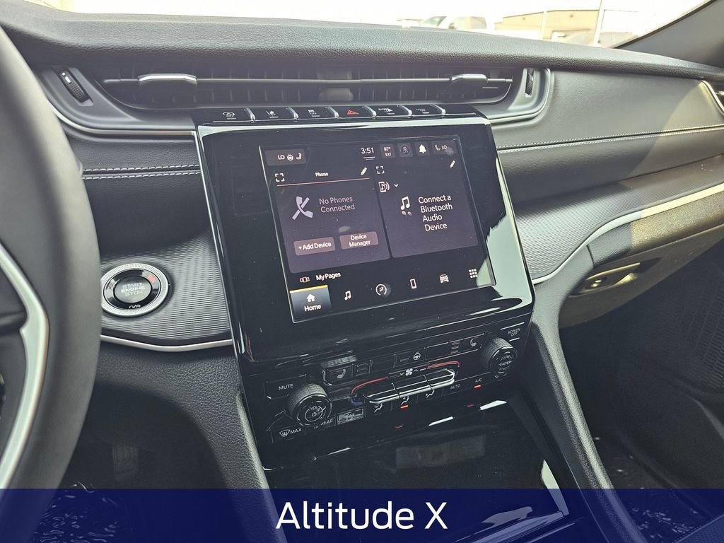 Used 2025 Jeep Grand Cherokee Altitude image 22