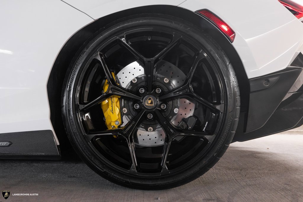 Used 2024 Lamborghini Revuelto image 9