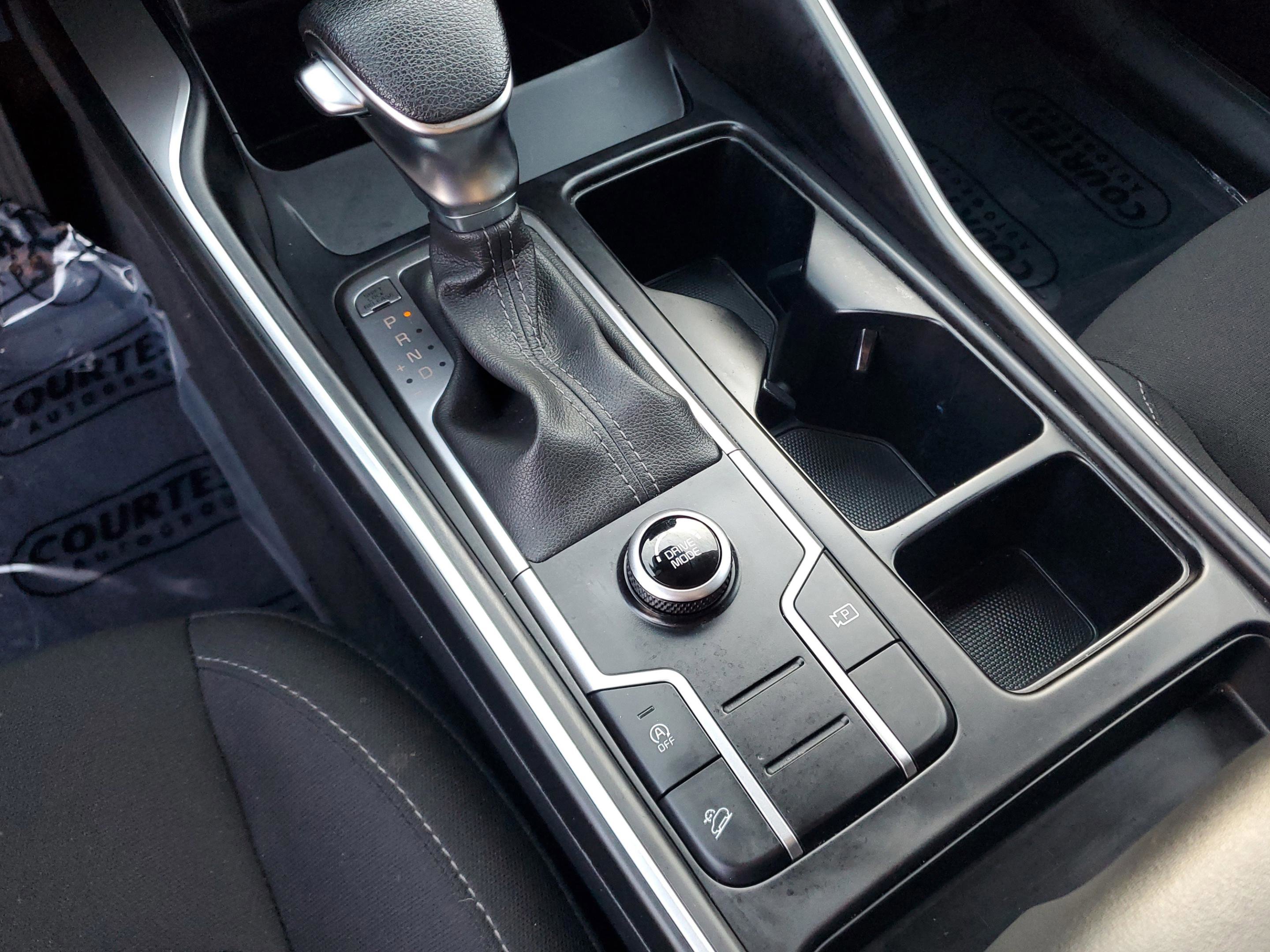 Certified 2023 Kia Sorento LX image 27